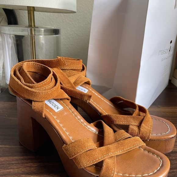 Steve Madden Lace Up Chunky Heels size 8 - Picture 2 of 5